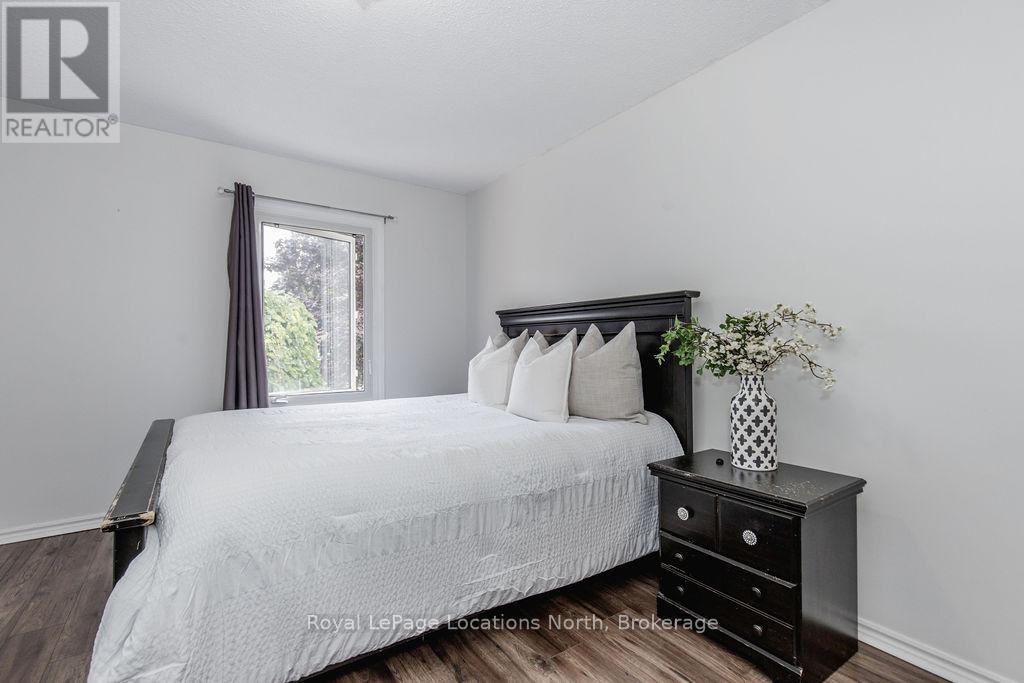 52 Royal Beech Drive, Wasaga Beach, Ontario  L0L 2P0 - Photo 19 - S12445329