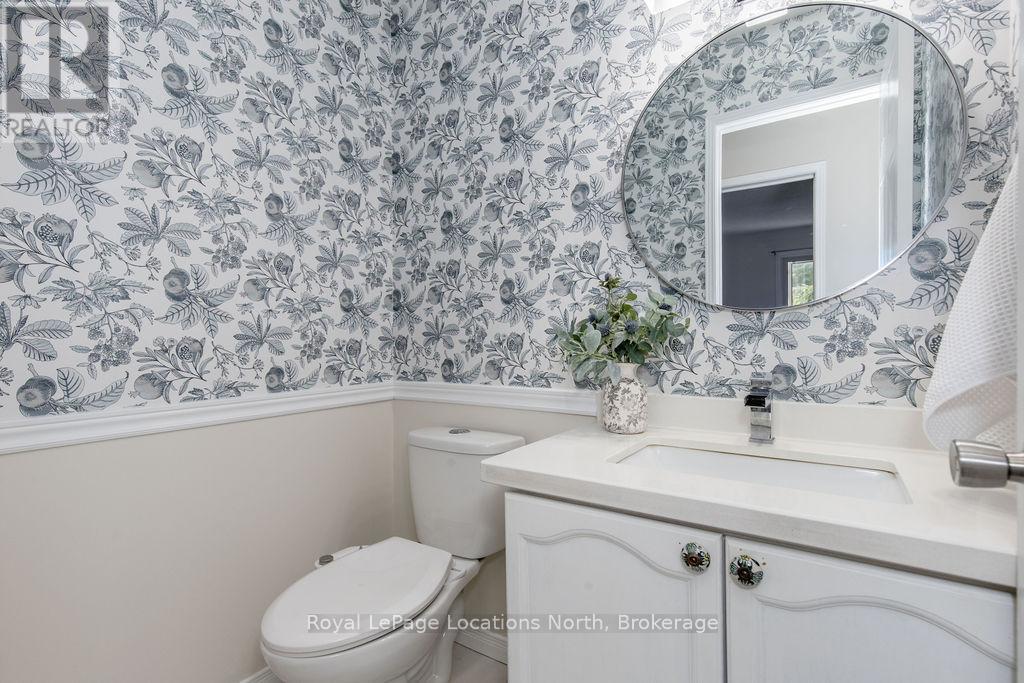 52 Royal Beech Drive, Wasaga Beach, Ontario  L0L 2P0 - Photo 20 - S12445329