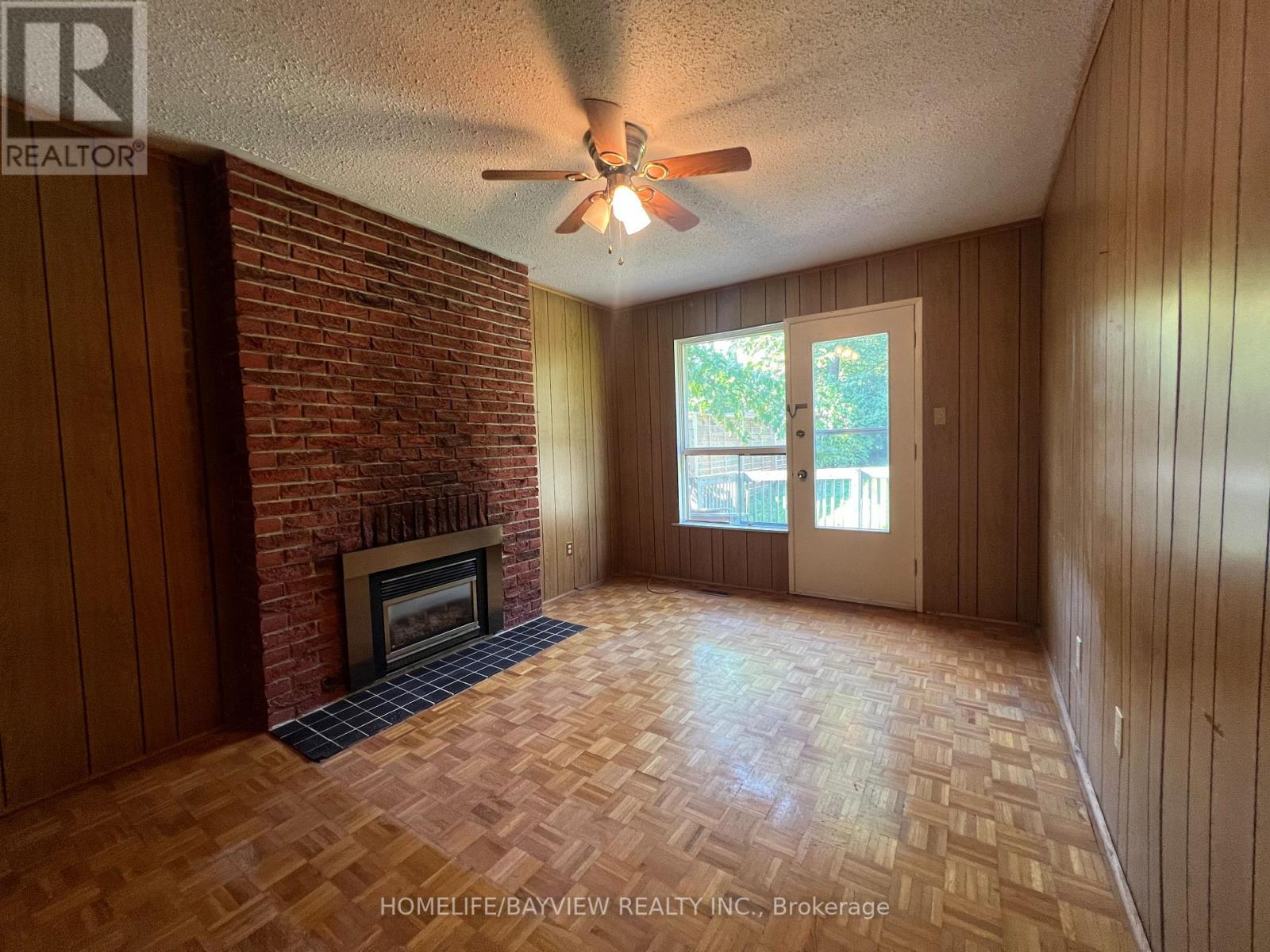 32 Penwick Crescent, Richmond Hill, Ontario  L4C 5B4 - Photo 6 - N12445295