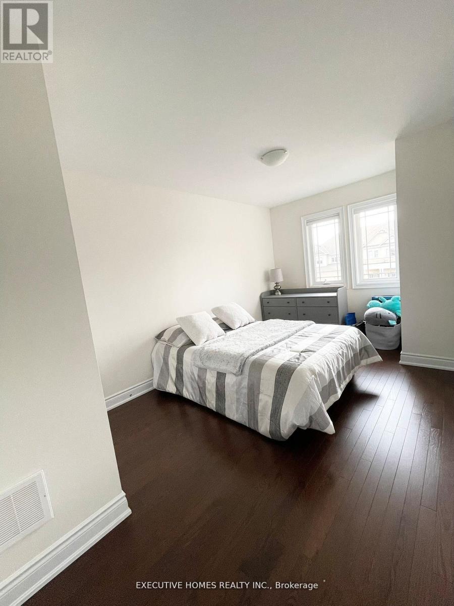 51 Lorne Thomas Place, New Tecumseth, Ontario  L9R 0T8 - Photo 11 - N12445314