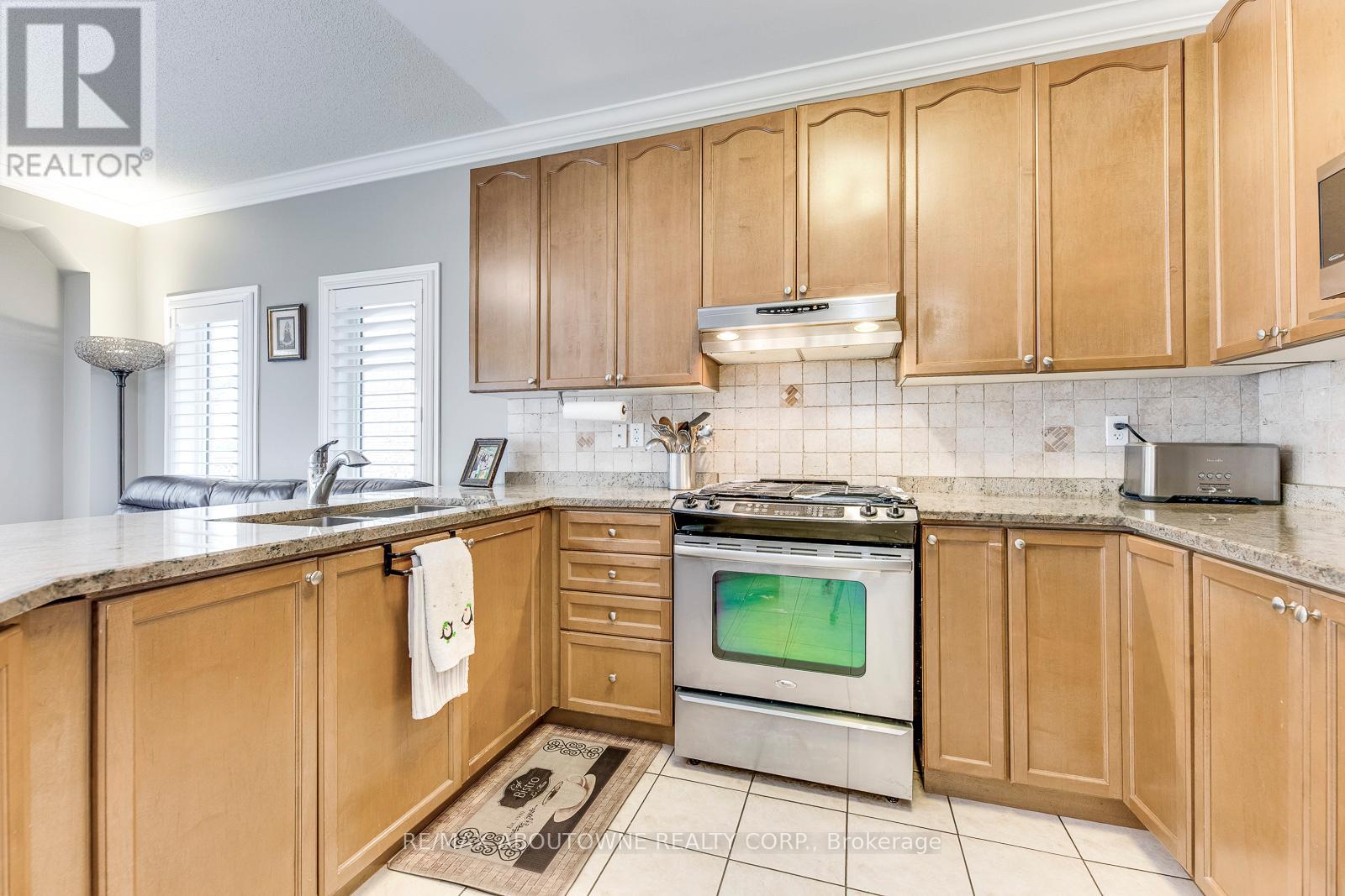 1198 Agram Drive, Oakville, Ontario  L6H 7R9 - Photo 17 - W12445279