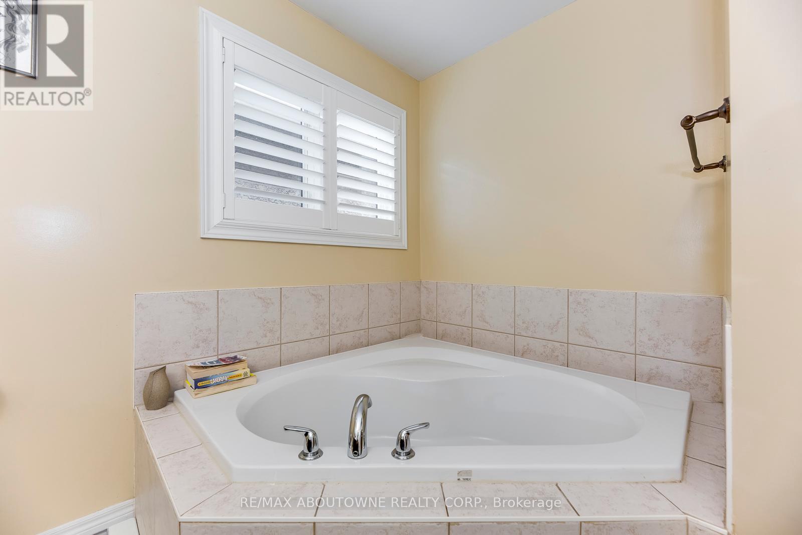1198 Agram Drive, Oakville, Ontario  L6H 7R9 - Photo 28 - W12445279