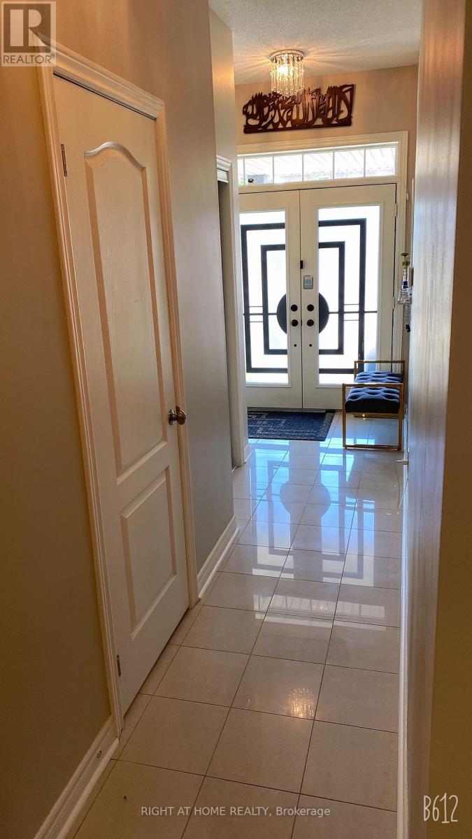 4700 Centretown Way, Mississauga, Ontario  L5R 0C9 - Photo 1 - W12445286
