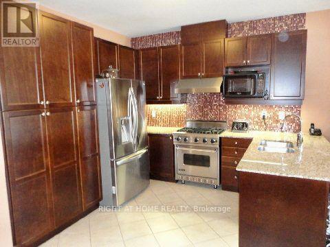 4700 Centretown Way, Mississauga, Ontario  L5R 0C9 - Photo 7 - W12445286