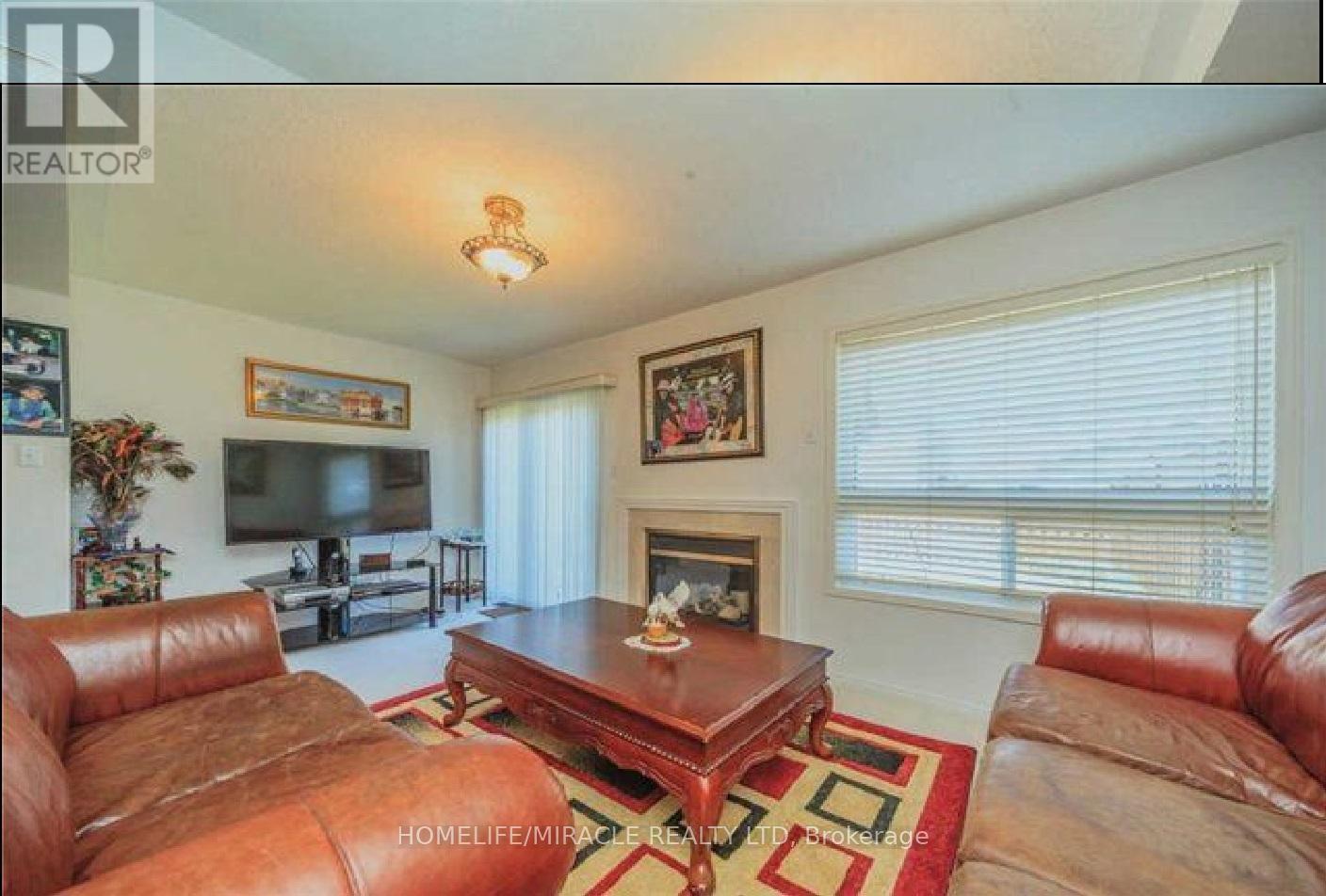21 Sand Cherry Crescent, Brampton, Ontario  L6R 3A9 - Photo 5 - W12445290