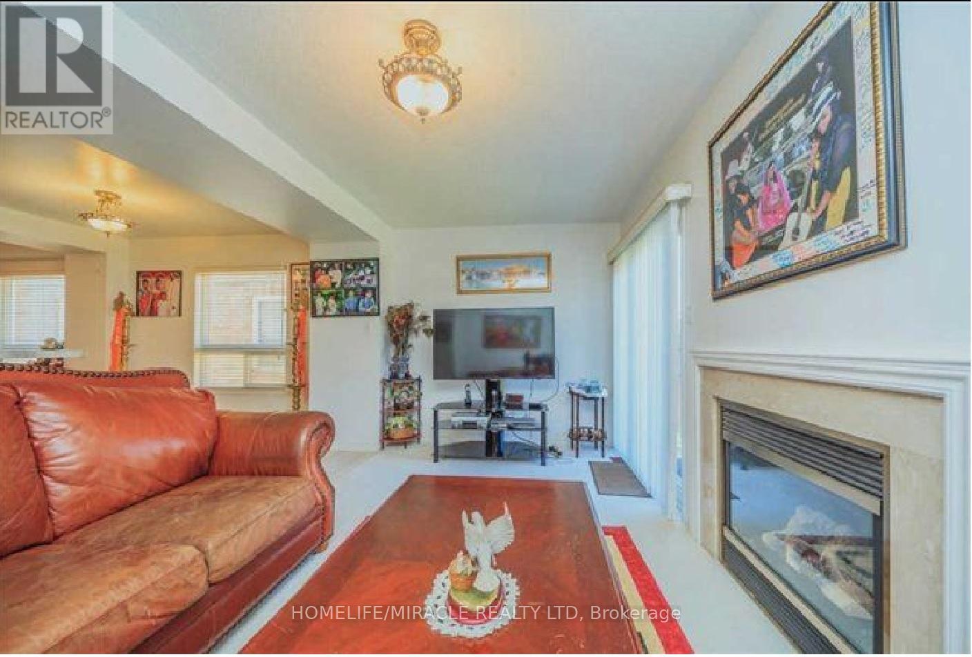 21 Sand Cherry Crescent, Brampton, Ontario  L6R 3A9 - Photo 6 - W12445290