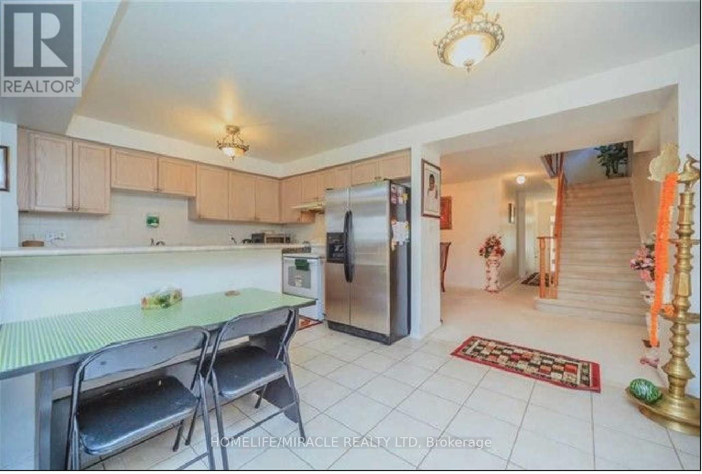 21 Sand Cherry Crescent, Brampton, Ontario  L6R 3A9 - Photo 7 - W12445290
