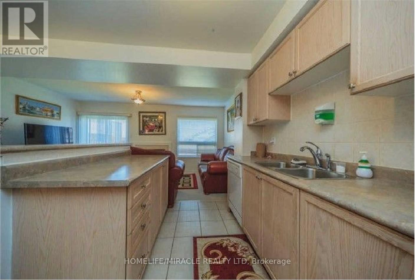 21 Sand Cherry Crescent, Brampton, Ontario  L6R 3A9 - Photo 9 - W12445290