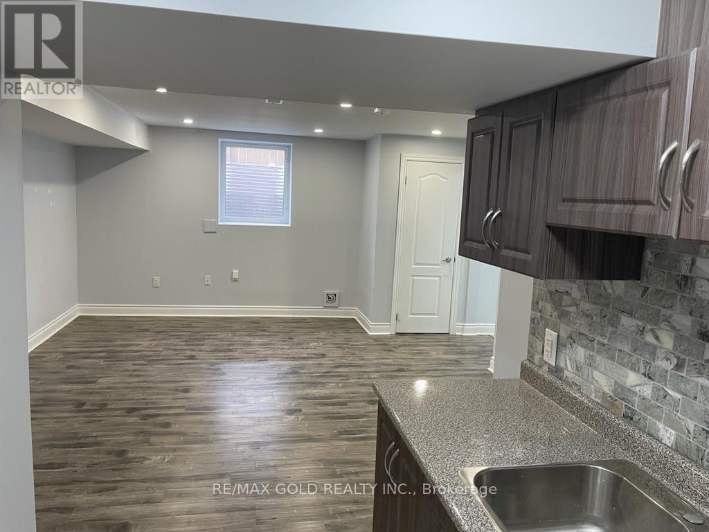 3 Stedford Crescent, Brampton, Ontario  L7A 4P6 - Photo 3 - W12445310