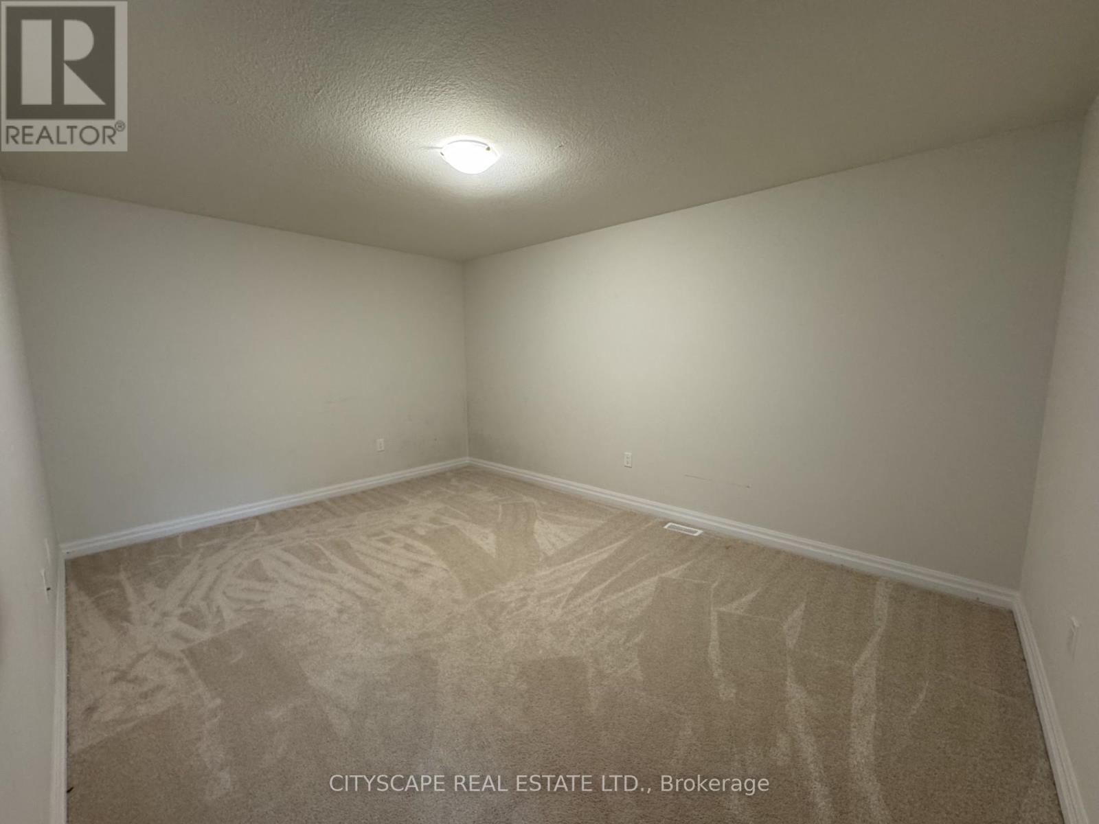 7 - 4311 Mann Street, Niagara Falls, Ontario  L2G 0E7 - Photo 11 - X12430769