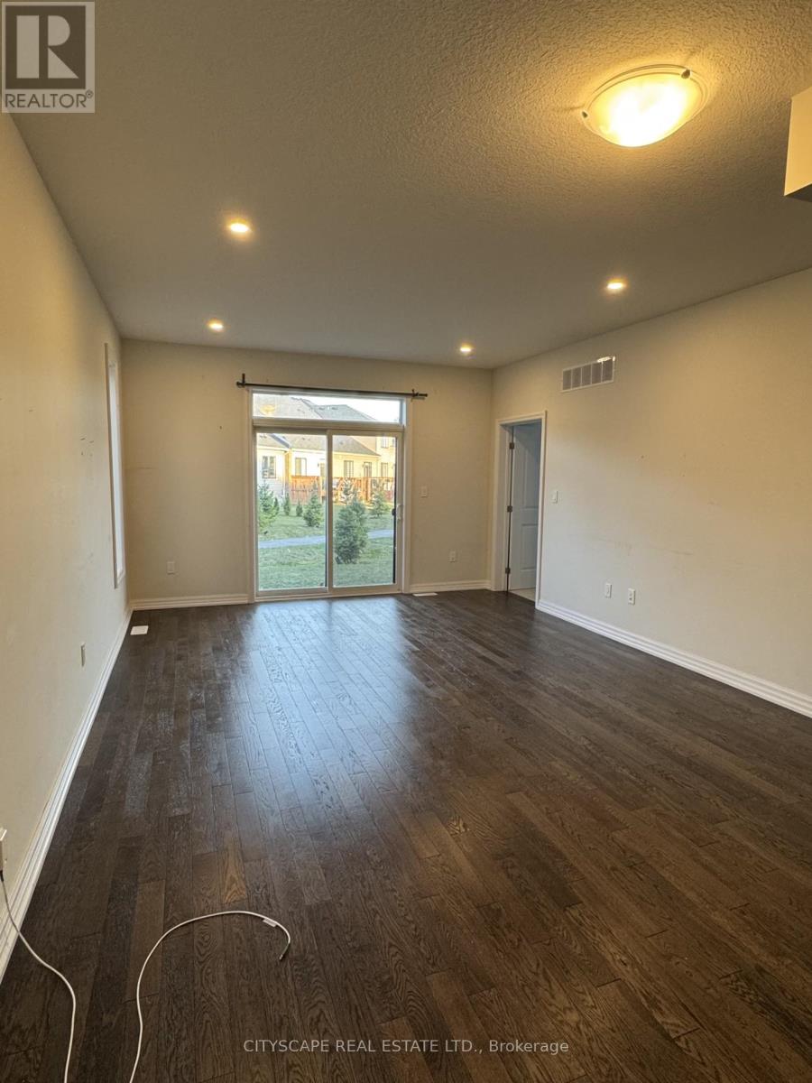 7 - 4311 Mann Street, Niagara Falls, Ontario  L2G 0E7 - Photo 4 - X12430769