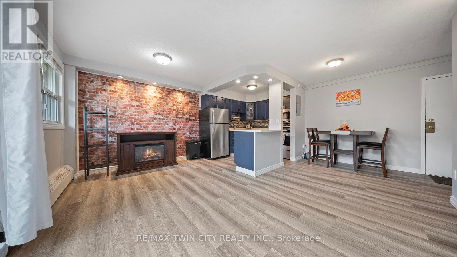 101 - 640 Grey Street, Brantford, Ontario  N3S 4Y3 - Photo 6 - X12445280