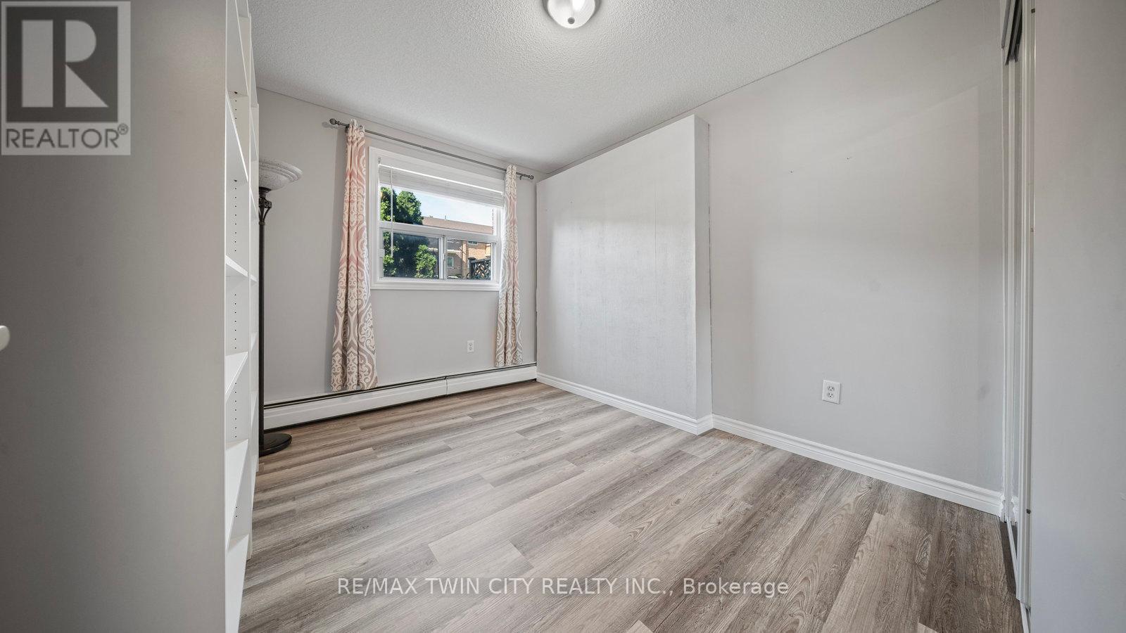 101 - 640 Grey Street, Brantford, Ontario  N3S 4Y3 - Photo 8 - X12445280