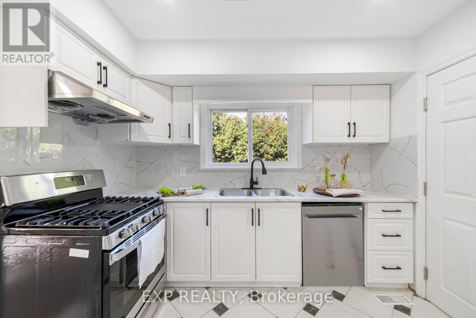 1487 Beckworth Avenue, London East (East D), Ontario  N5V 2K8 - Photo 13 - X12445287