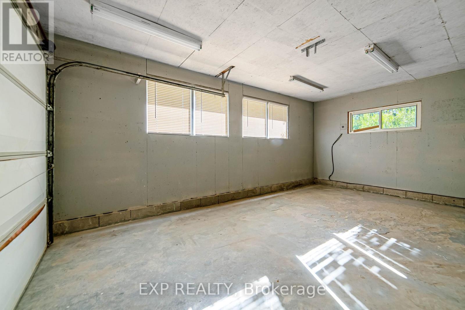 1487 Beckworth Avenue, London East (East D), Ontario  N5V 2K8 - Photo 37 - X12445287