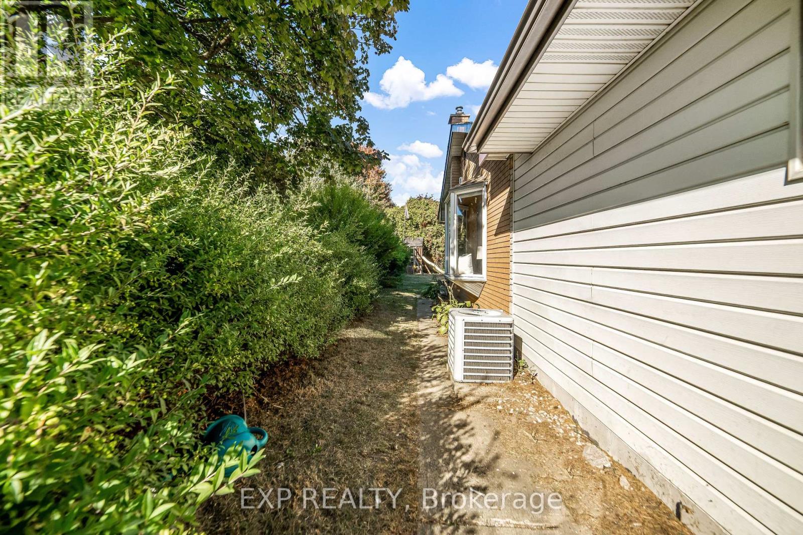 1487 Beckworth Avenue, London East (East D), Ontario  N5V 2K8 - Photo 40 - X12445287