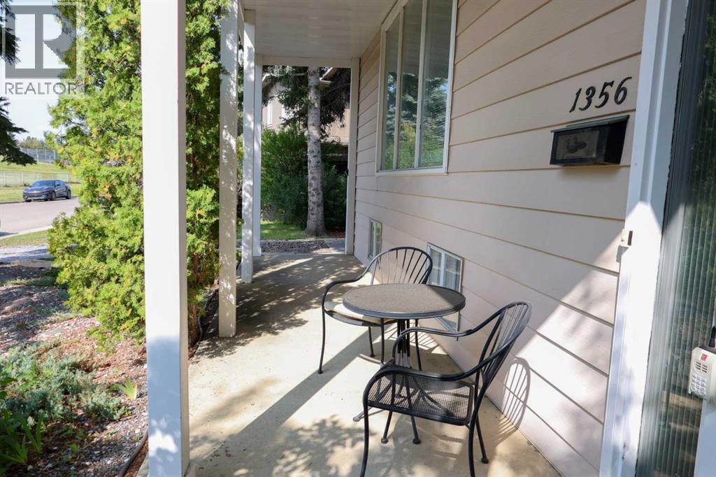 1356 Southdale Crescent Sw, Calgary, Alberta  T2W 1W2 - Photo 5 - A2248844
