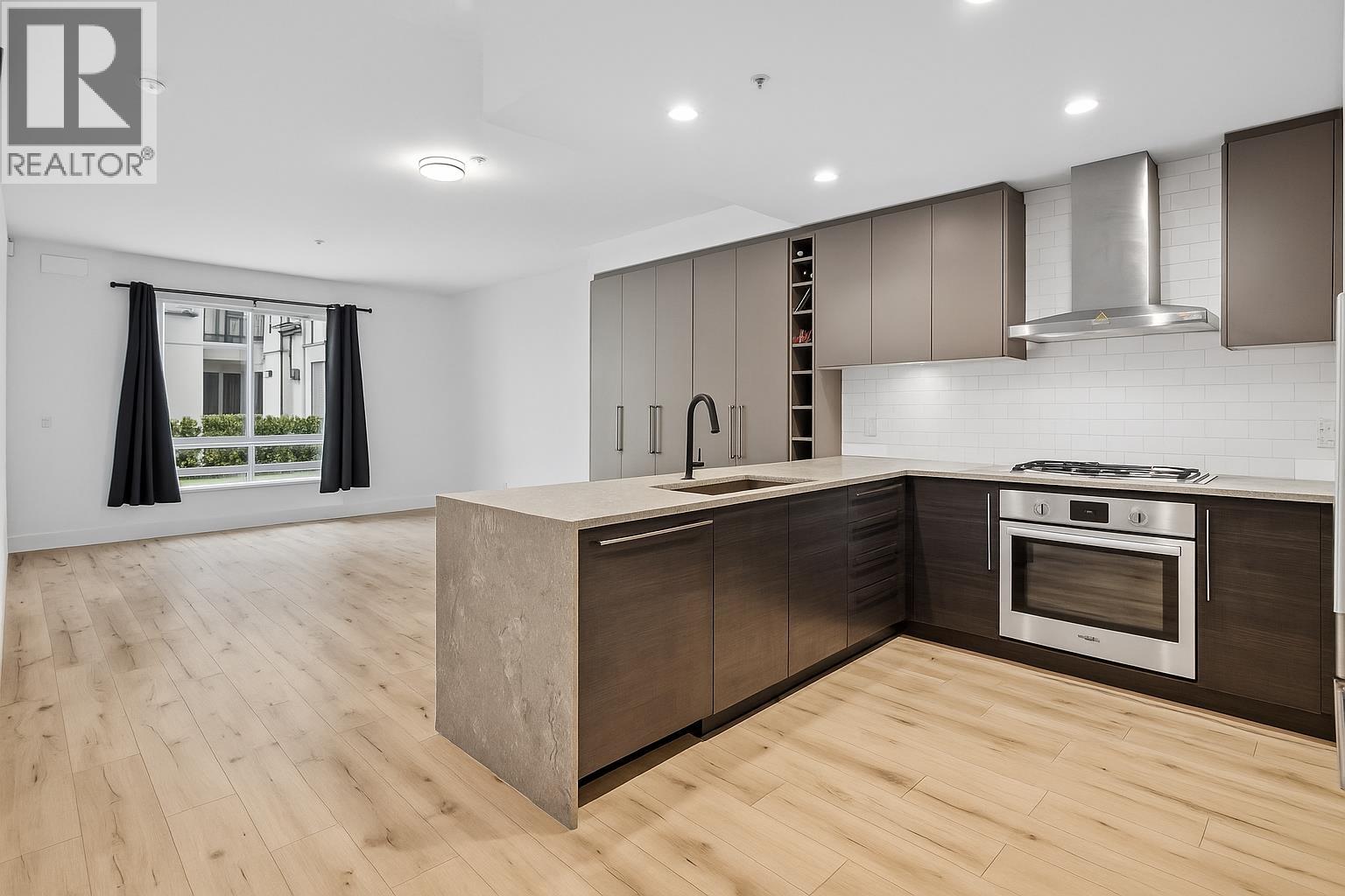 225 3131 Murray Street, Port Moody, British Columbia  V3H 0L9 - Photo 3 - R3048995