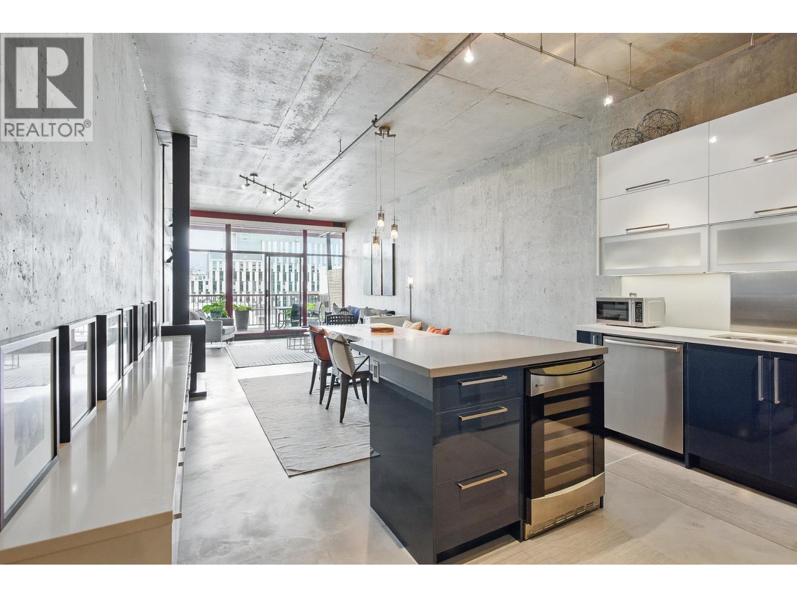 303 128 W 6TH AVENUE, Vancouver, British Columbia
