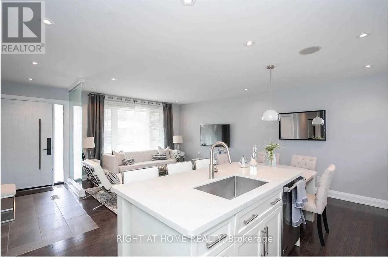 2 Groveland Crescent, Toronto, Ontario  M3A 3C5 - Photo 10 - C12430192