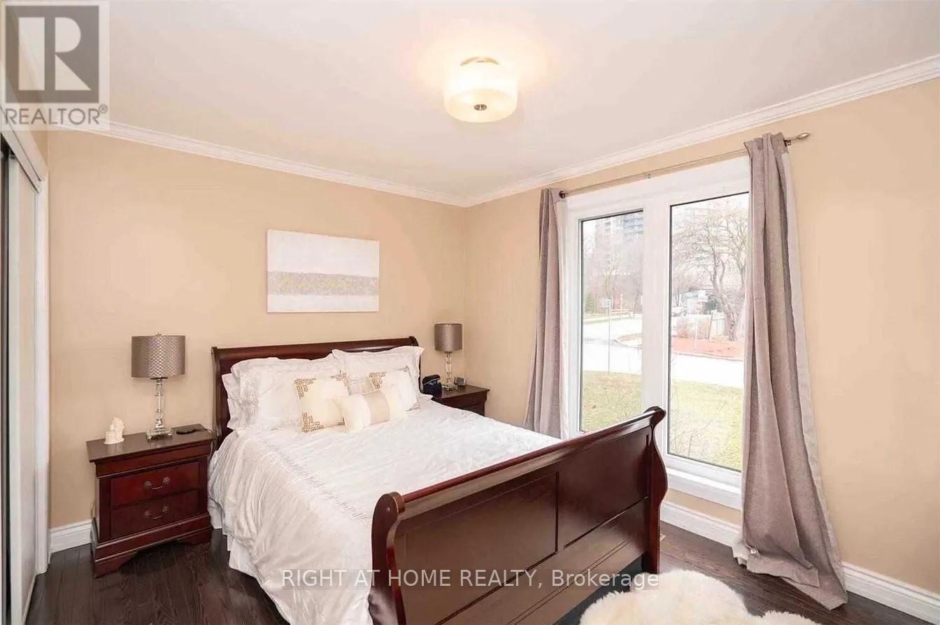 2 Groveland Crescent, Toronto, Ontario  M3A 3C5 - Photo 12 - C12430192