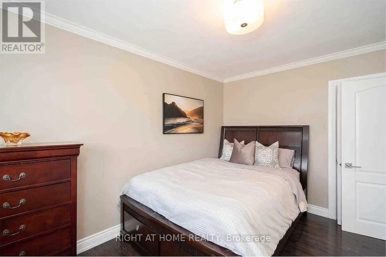 2 Groveland Crescent, Toronto, Ontario  M3A 3C5 - Photo 13 - C12430192