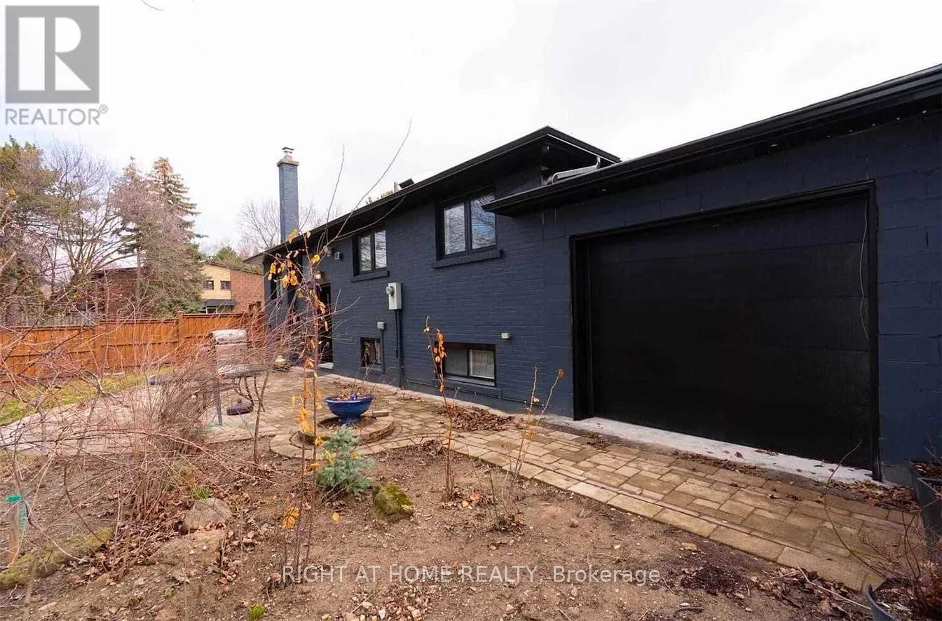 2 Groveland Crescent, Toronto, Ontario  M3A 3C5 - Photo 21 - C12430192