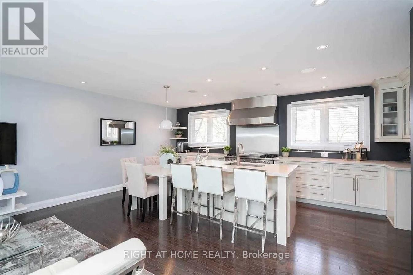 2 Groveland Crescent, Toronto, Ontario  M3A 3C5 - Photo 7 - C12430192