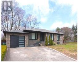 2 GROVELAND CRESCENT, Toronto, Ontario