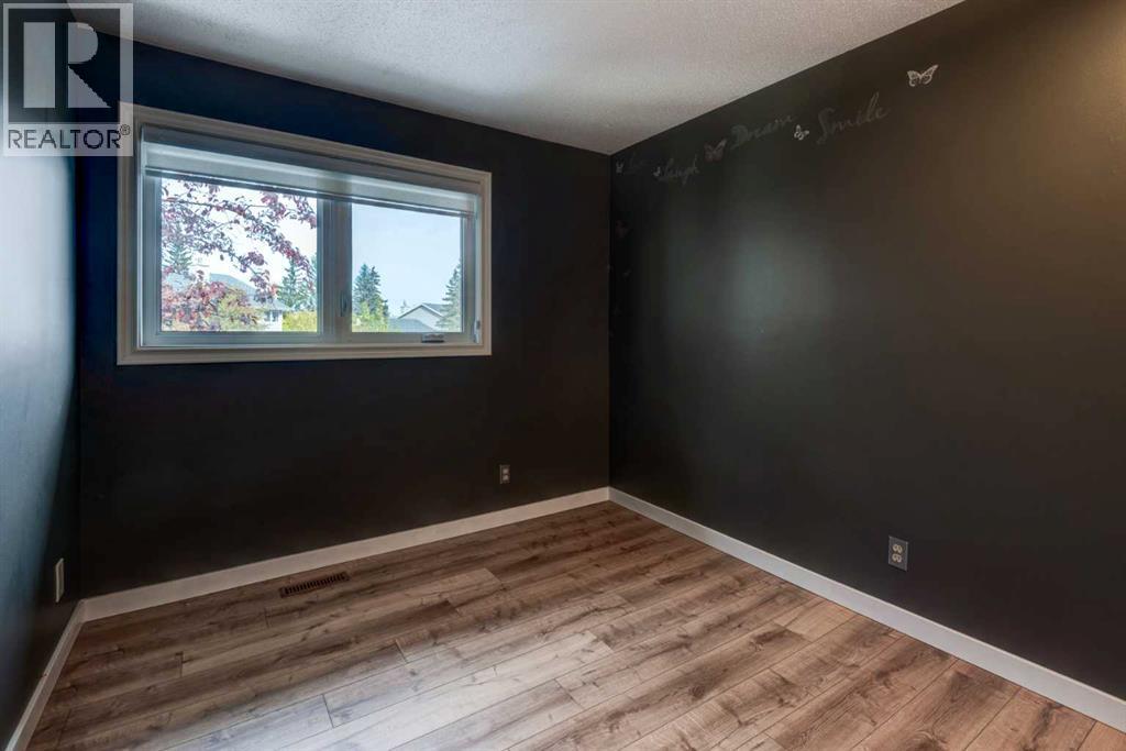 17 Millrise Lane Sw, Calgary, Alberta  T2Y 2C3 - Photo 20 - A2261281