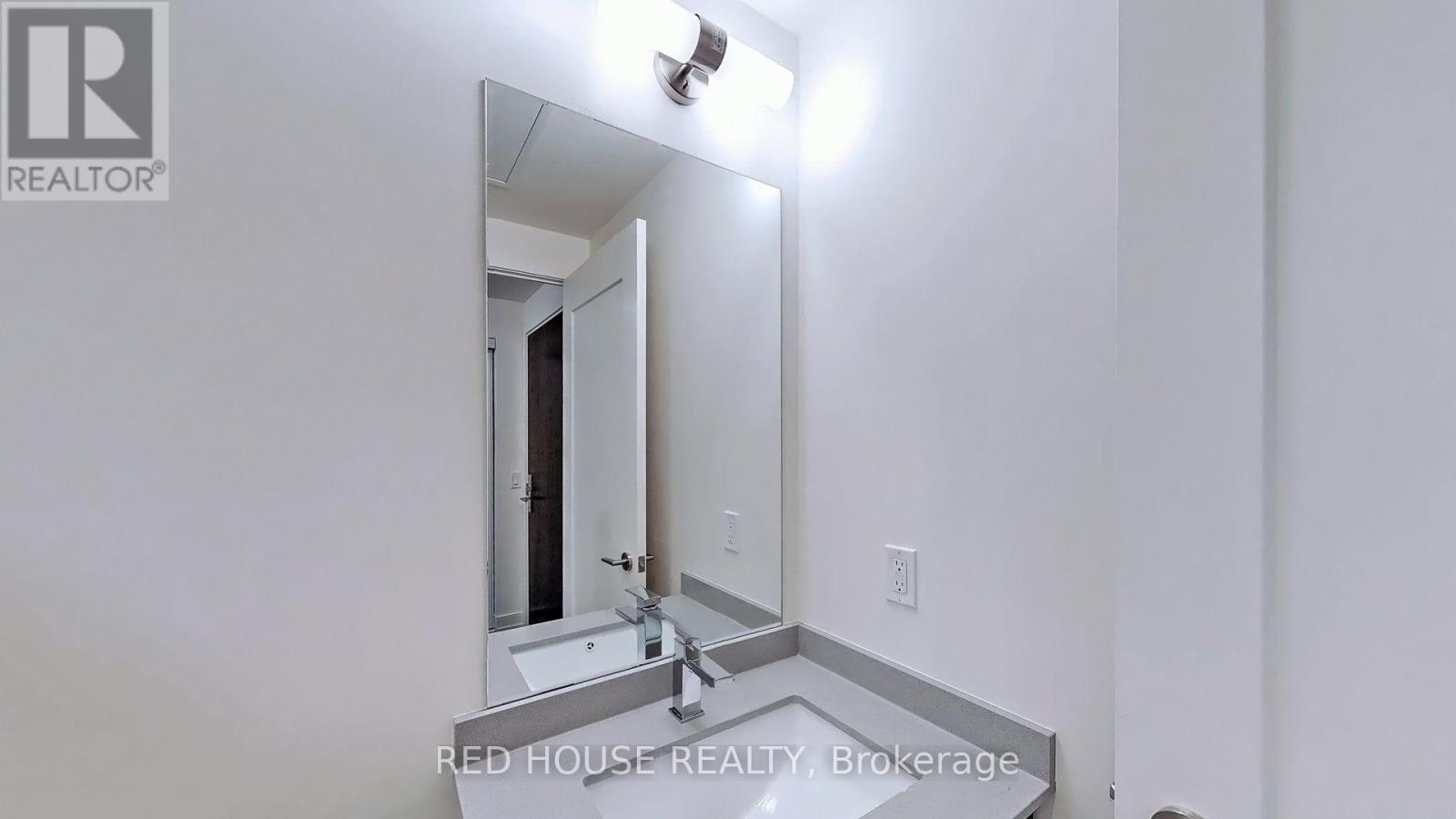 520 - 330 Richmond Street W, Toronto, Ontario  M5V 1X2 - Photo 17 - C12445327