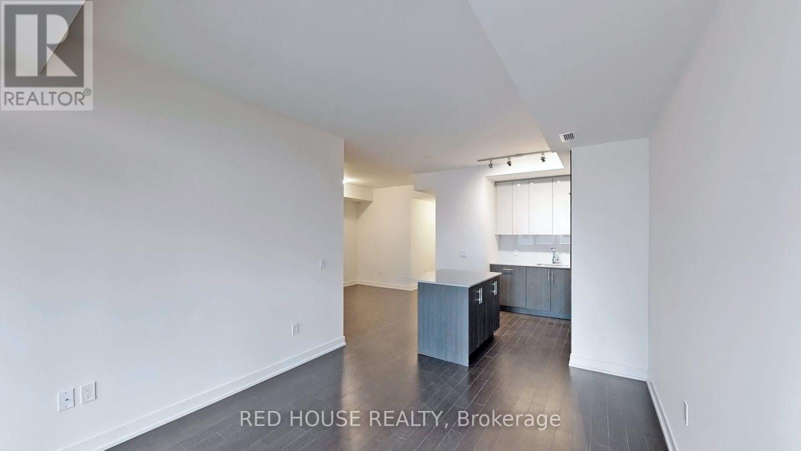 520 - 330 Richmond Street W, Toronto, Ontario  M5V 1X2 - Photo 2 - C12445327