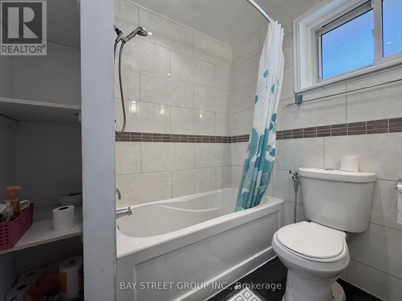 Main Floor - 43 Sherwood Forest Drive, Markham, Ontario  L3P 1P5 - Photo 14 - N12445326