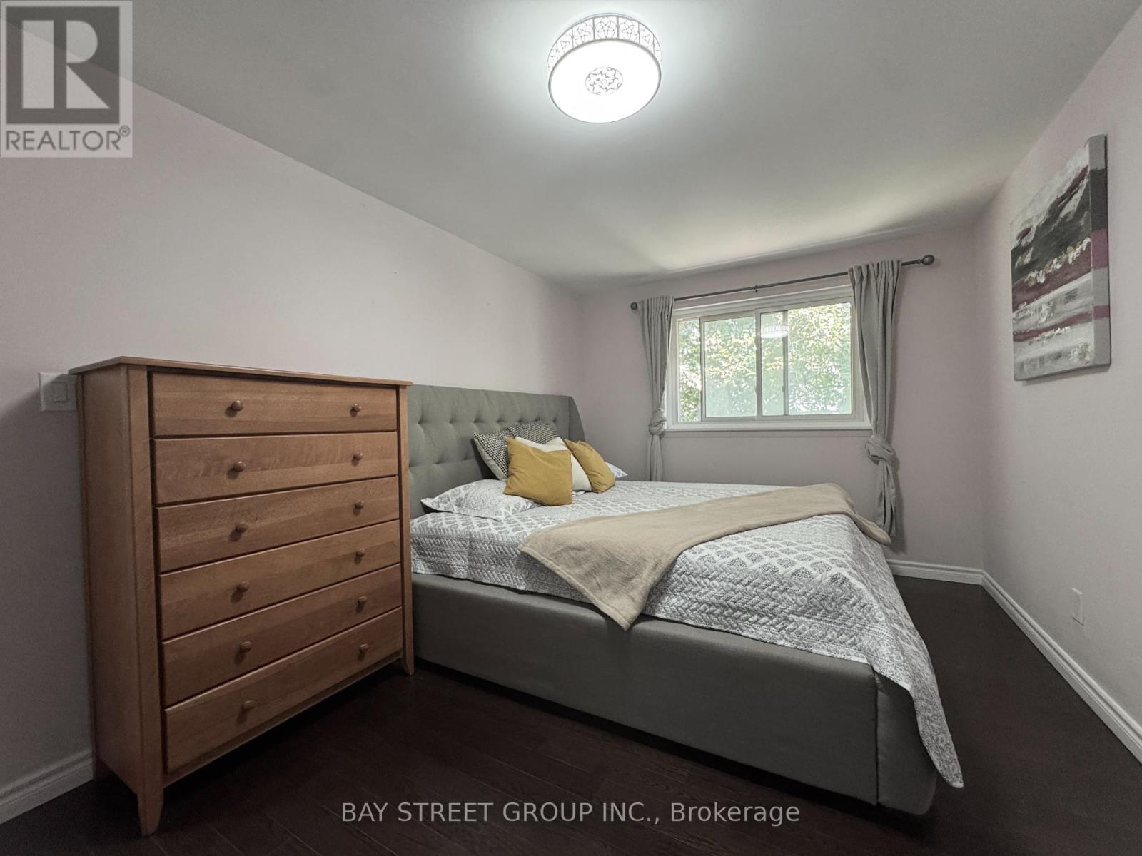 Main Floor - 43 Sherwood Forest Drive, Markham, Ontario  L3P 1P5 - Photo 16 - N12445326