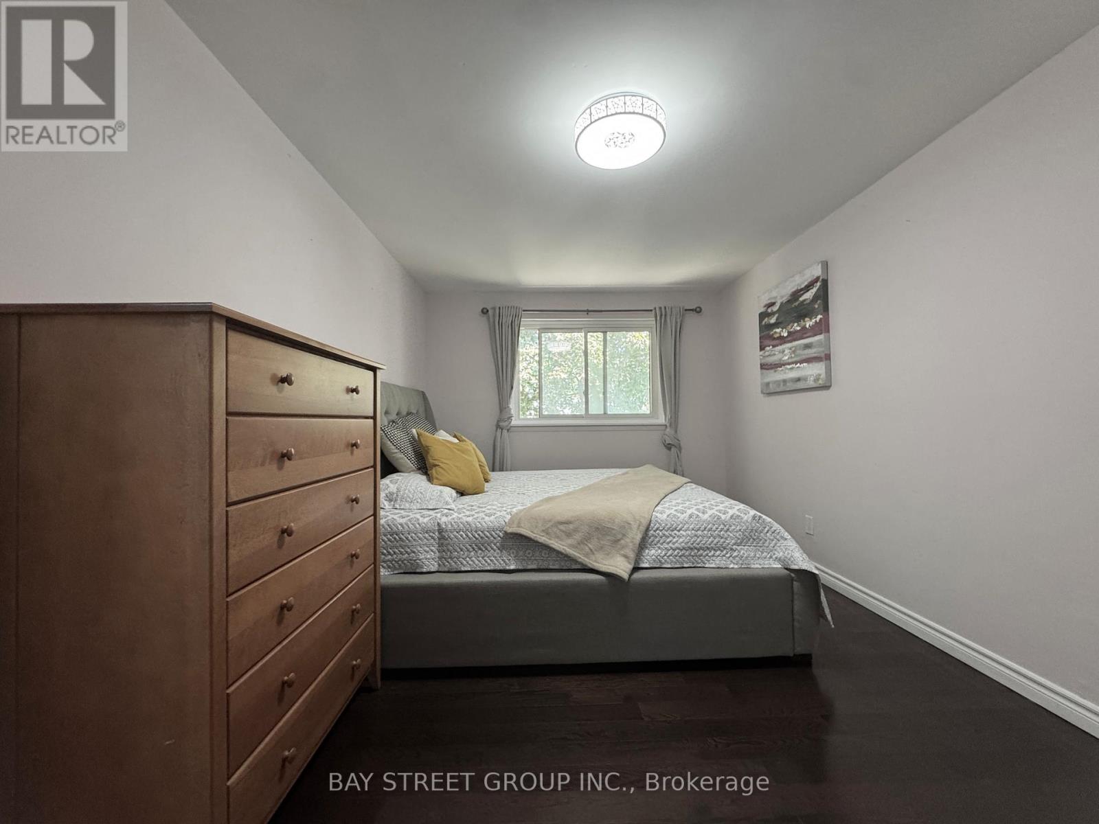 Main Floor - 43 Sherwood Forest Drive, Markham, Ontario  L3P 1P5 - Photo 17 - N12445326