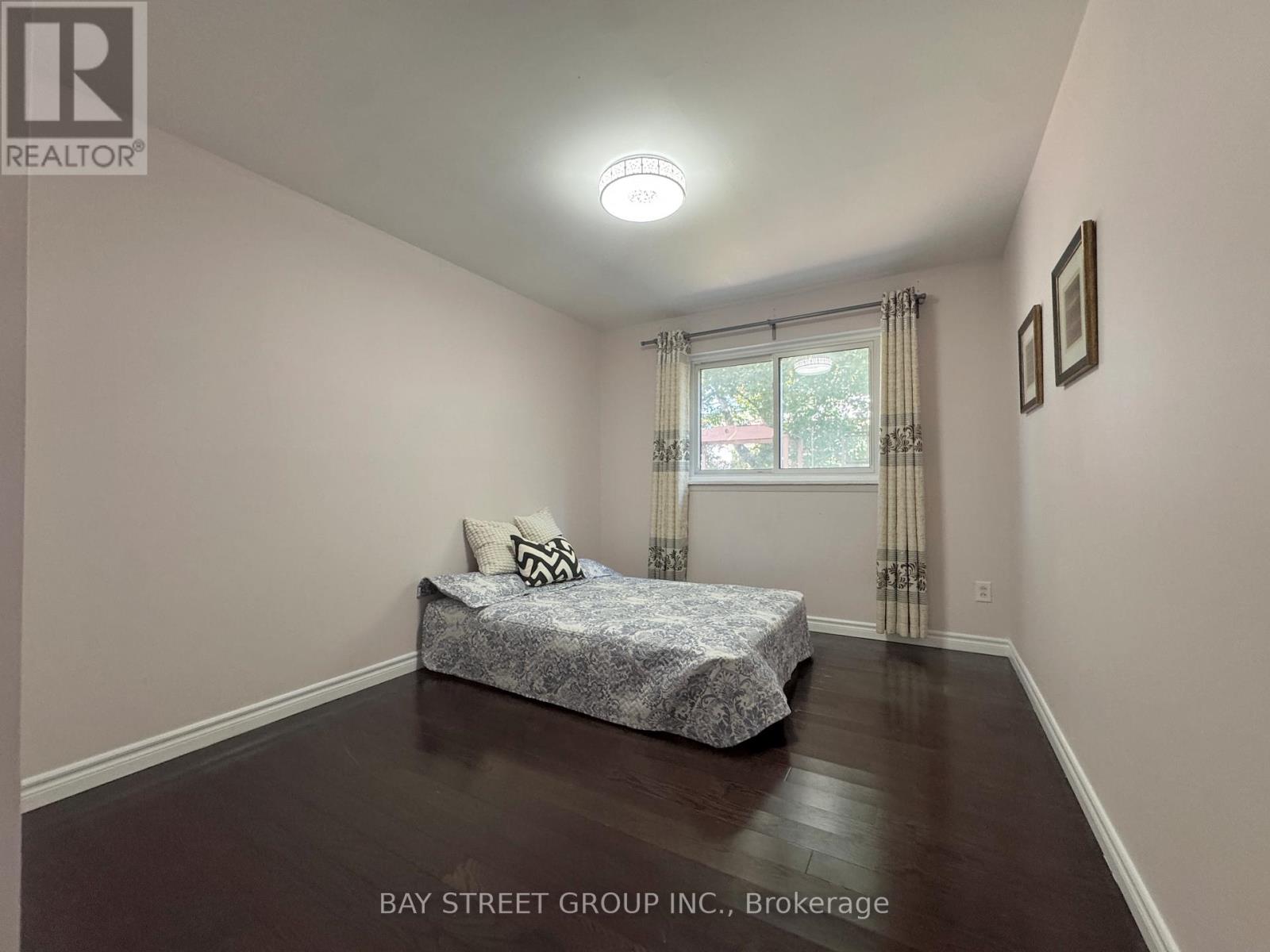 Main Floor - 43 Sherwood Forest Drive, Markham, Ontario  L3P 1P5 - Photo 21 - N12445326