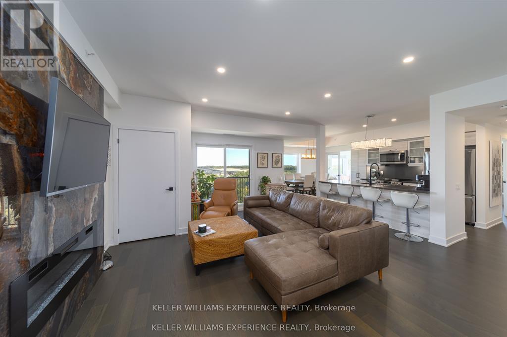 Barrie (Innis Shore) Apartment for sale:  3 bedroom 1,200 sq.ft. (Listed 2025-10-04)