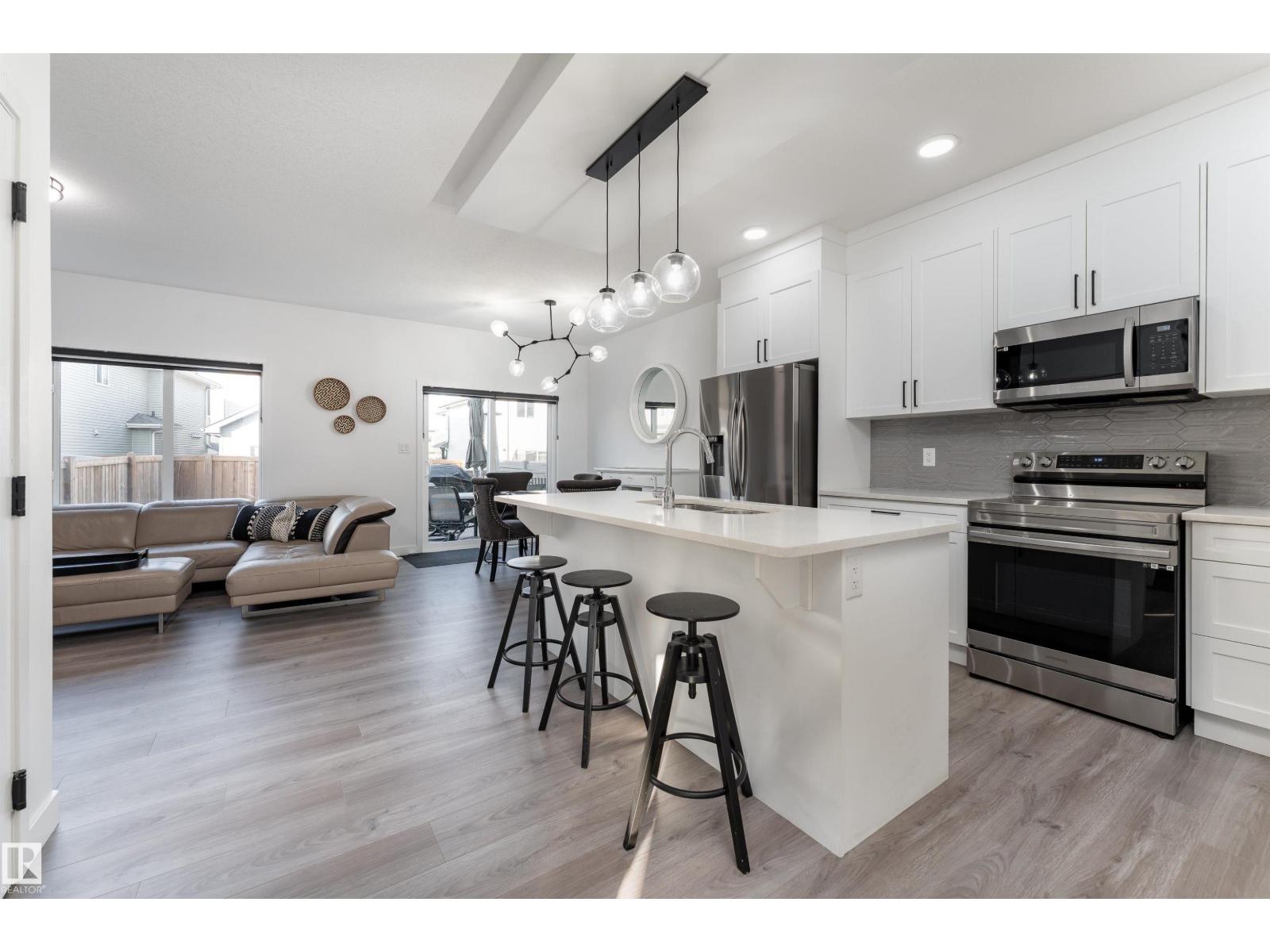 1758 ERKER WY NW, Edmonton, Alberta