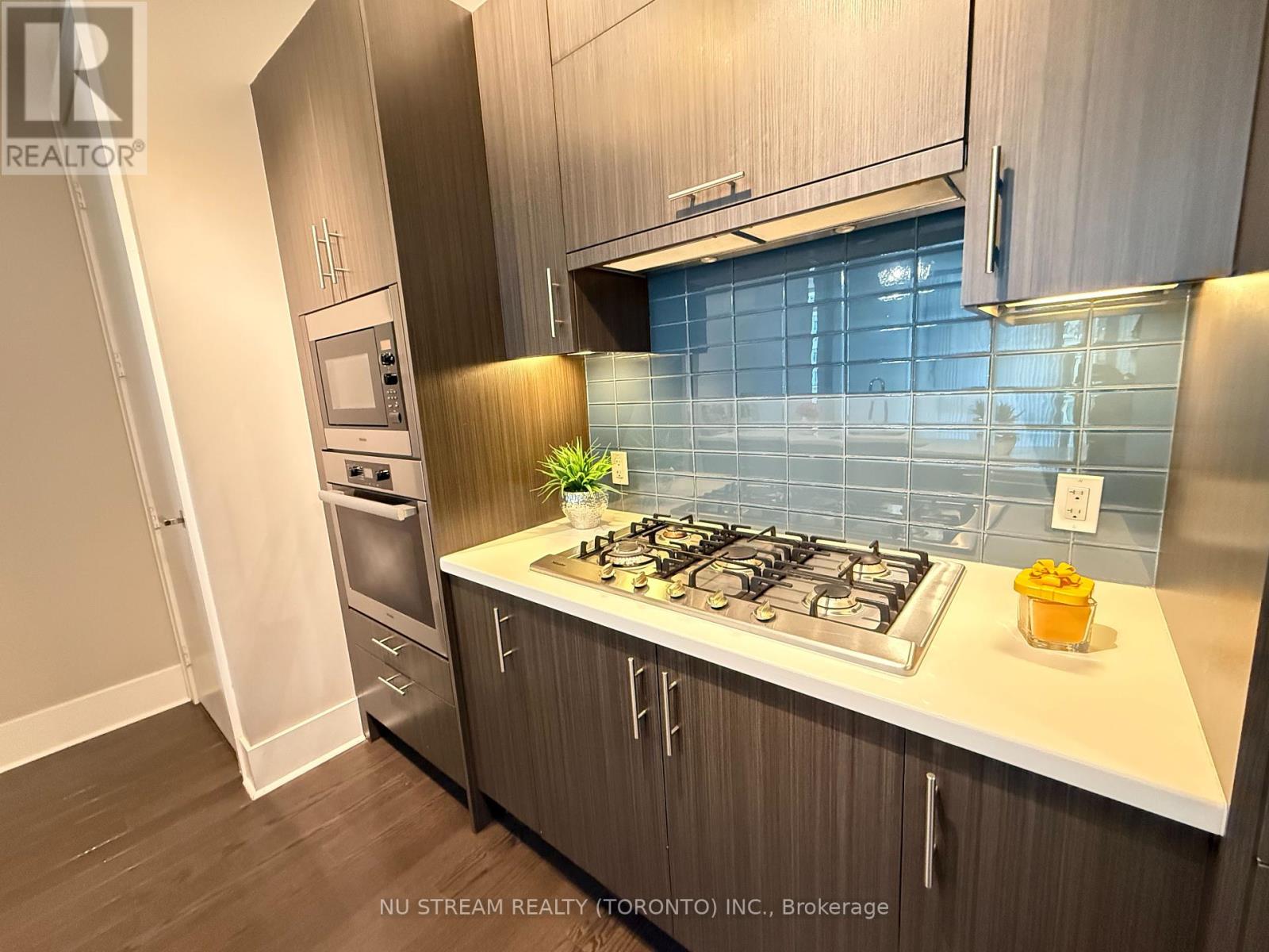 717 - 29 Queens Quay E, Toronto, Ontario  M5E 0A4 - Photo 4 - C12294909