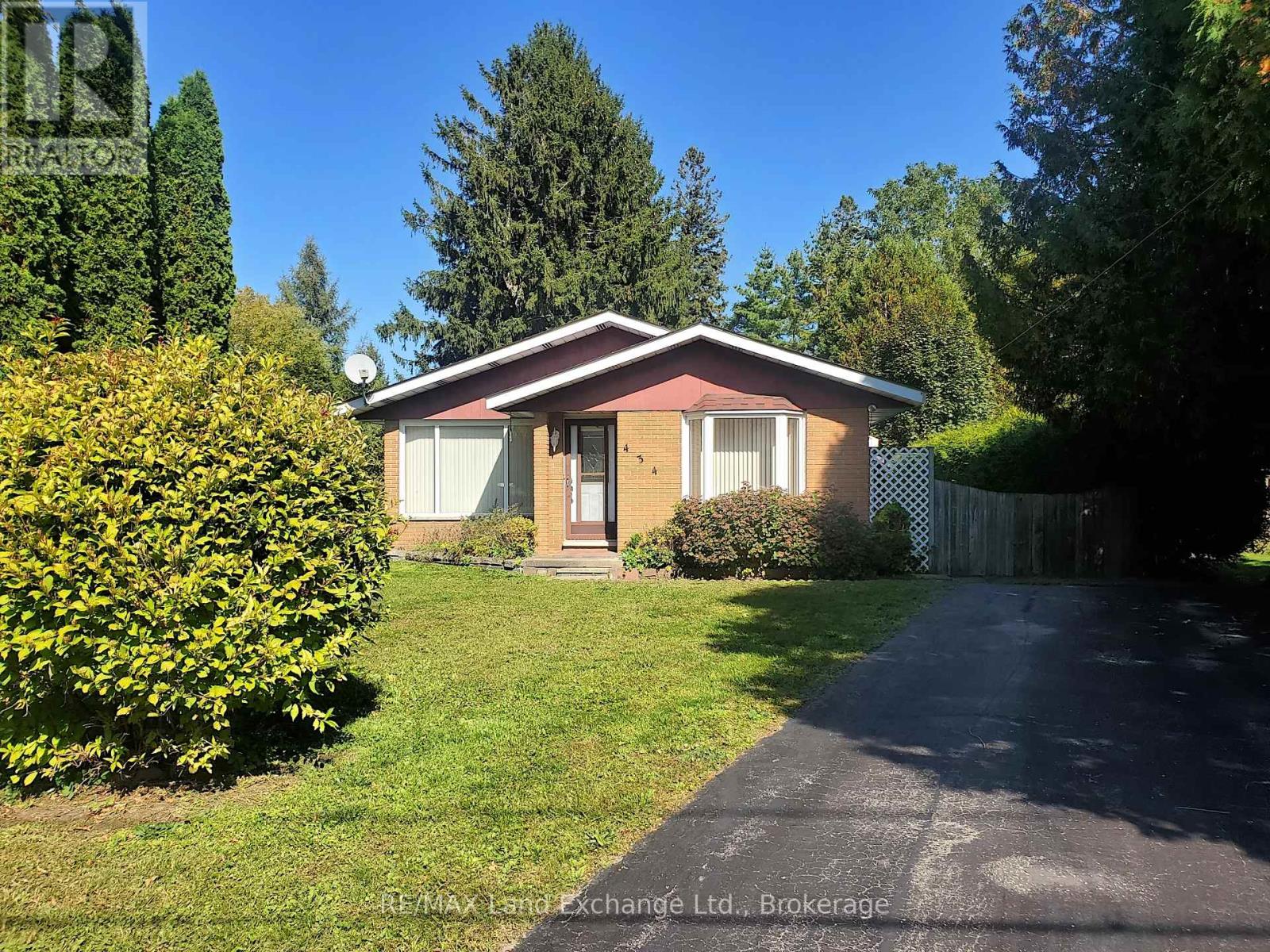 434 CLARENDON STREET, Saugeen Shores, Ontario