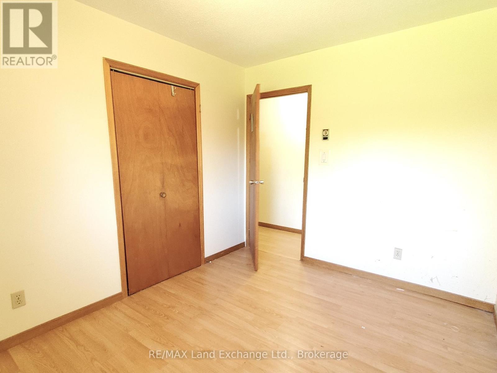 434 Clarendon Street, Saugeen Shores, Ontario  N0H 2L0 - Photo 14 - X12445360