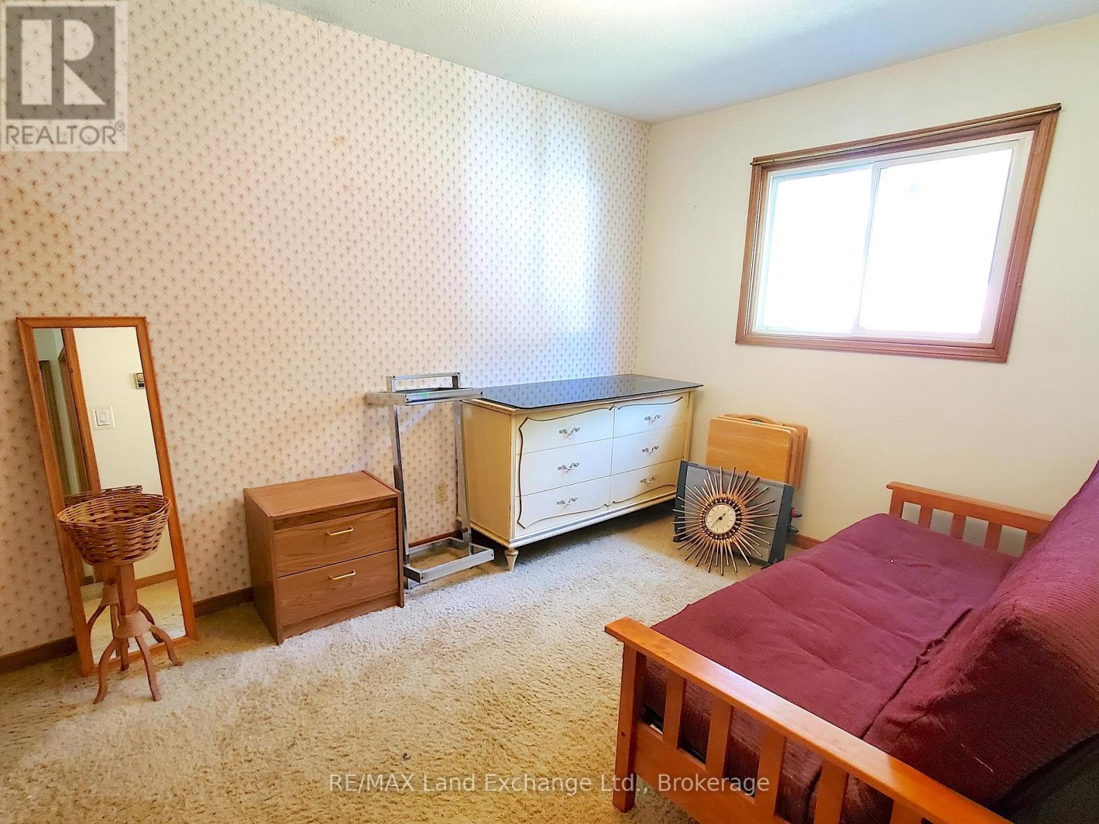 434 Clarendon Street, Saugeen Shores, Ontario  N0H 2L0 - Photo 15 - X12445360