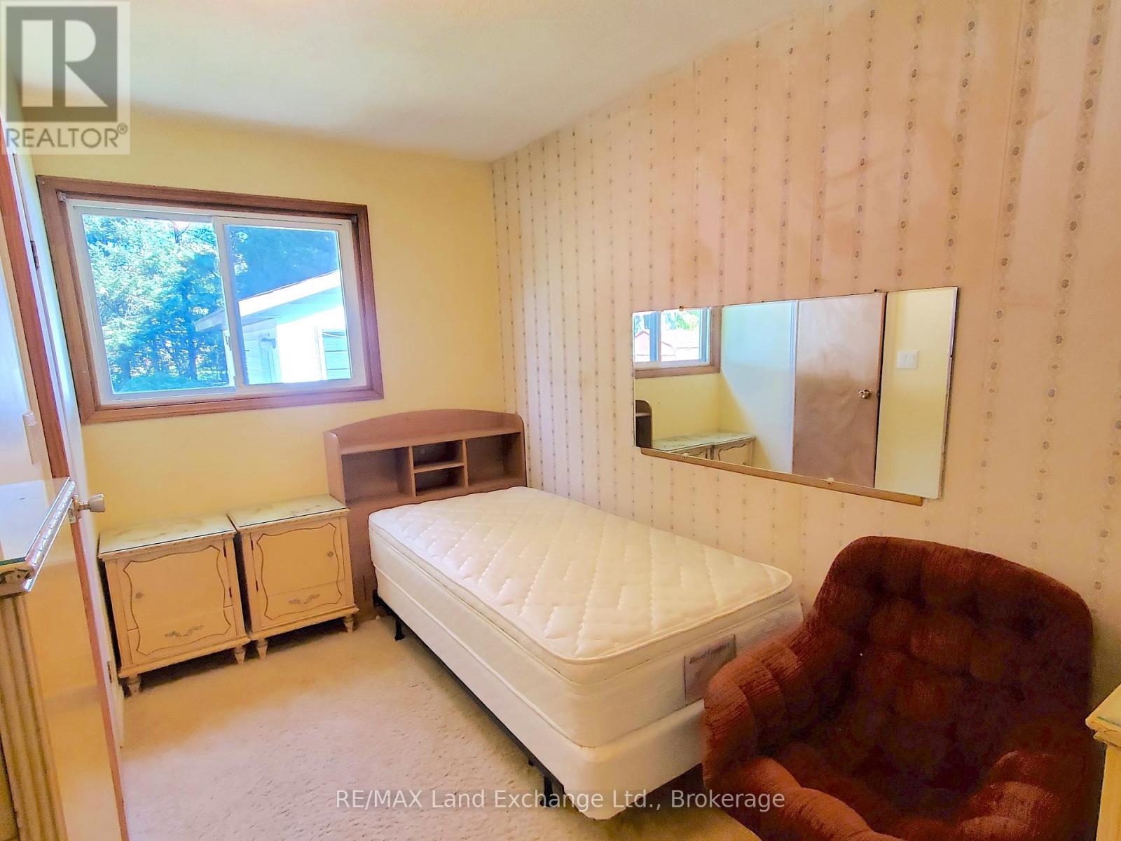 434 Clarendon Street, Saugeen Shores, Ontario  N0H 2L0 - Photo 17 - X12445360