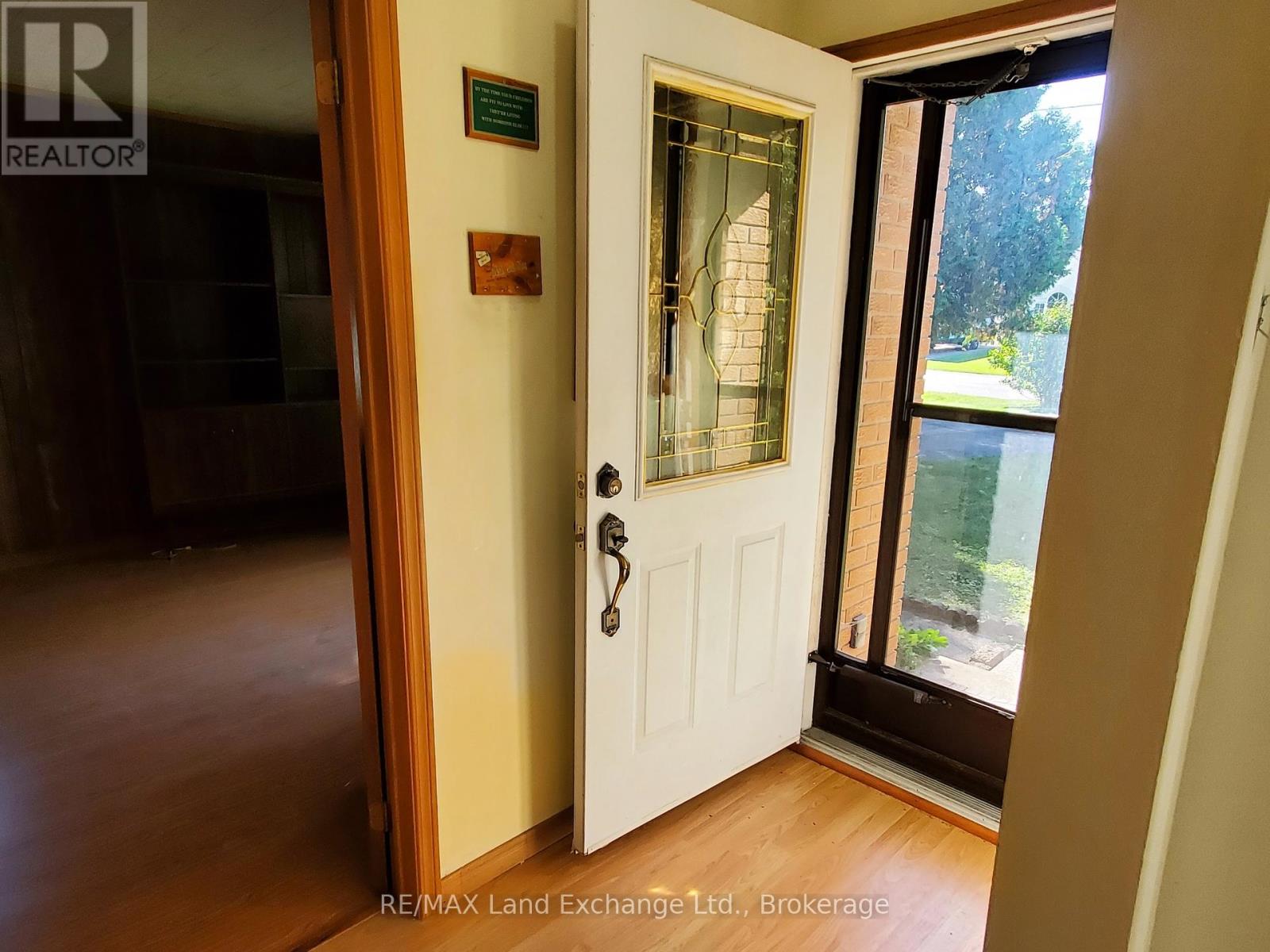 434 Clarendon Street, Saugeen Shores, Ontario  N0H 2L0 - Photo 22 - X12445360