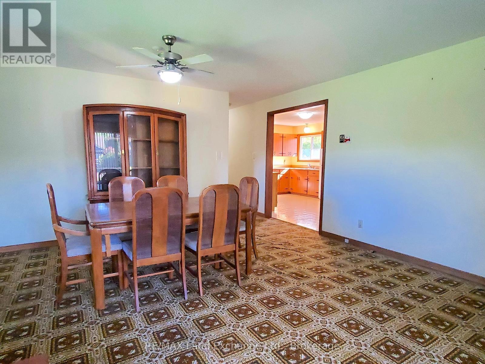 434 Clarendon Street, Saugeen Shores, Ontario  N0H 2L0 - Photo 3 - X12445360