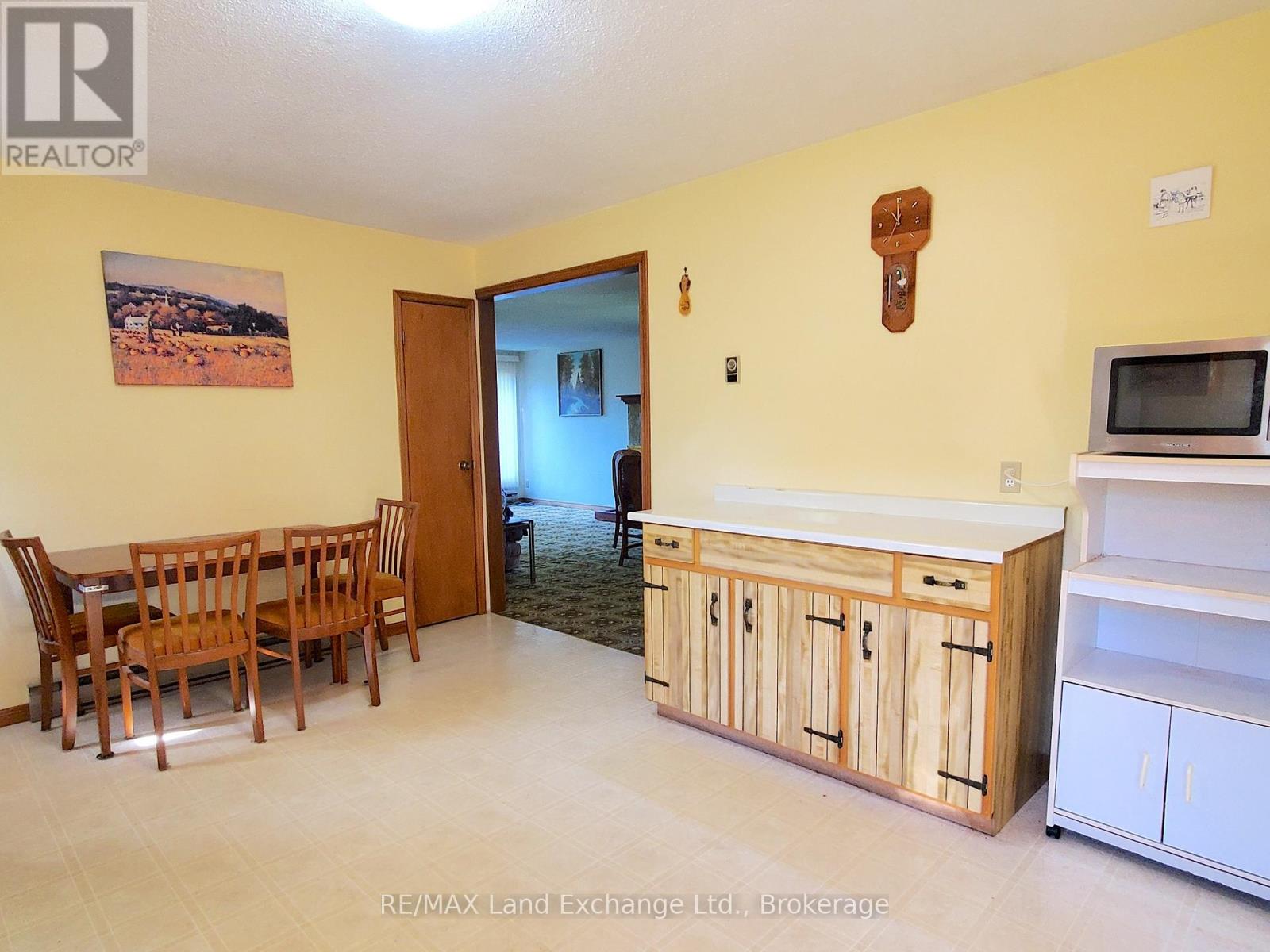 434 Clarendon Street, Saugeen Shores, Ontario  N0H 2L0 - Photo 6 - X12445360