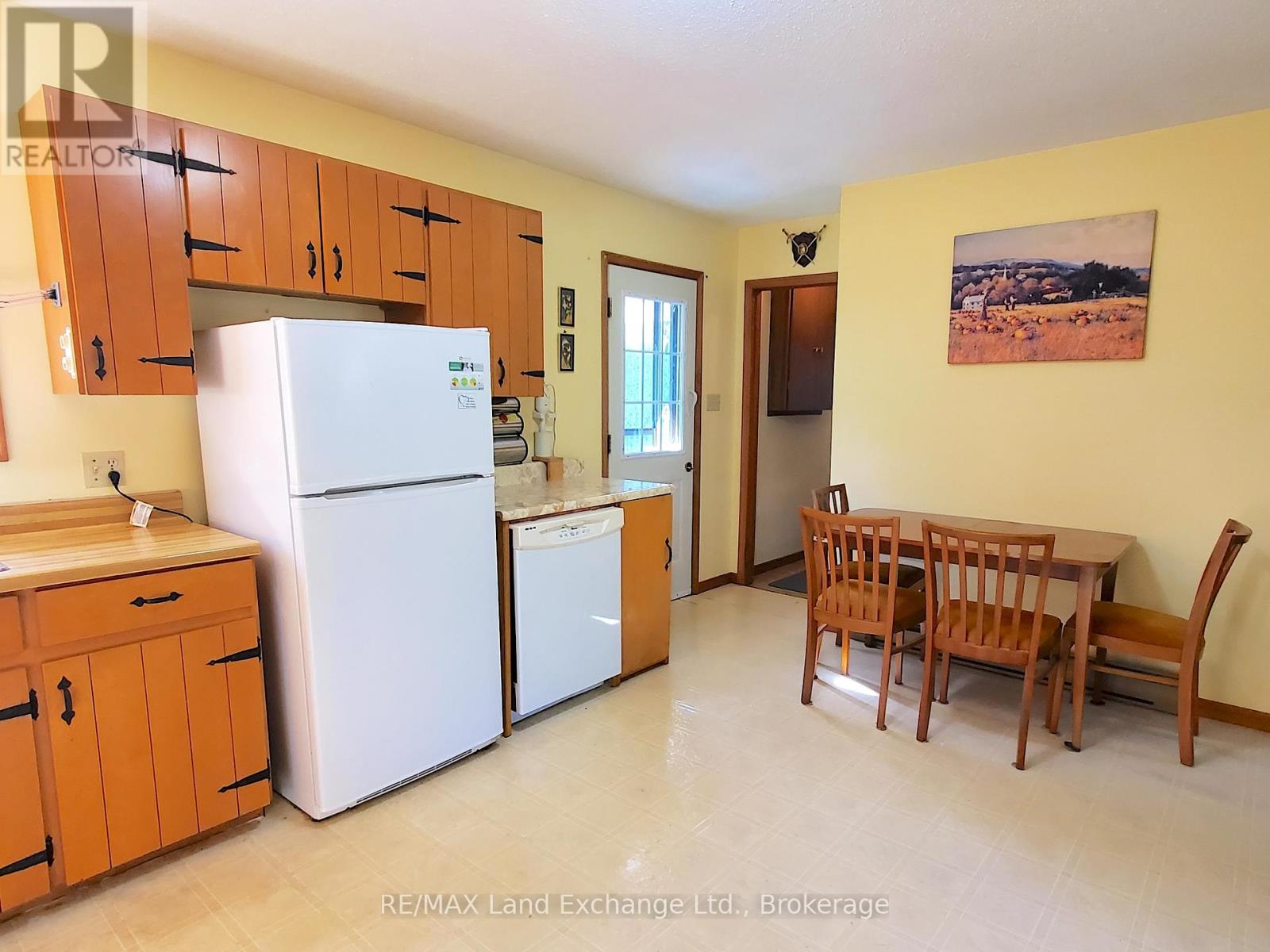434 Clarendon Street, Saugeen Shores, Ontario  N0H 2L0 - Photo 7 - X12445360