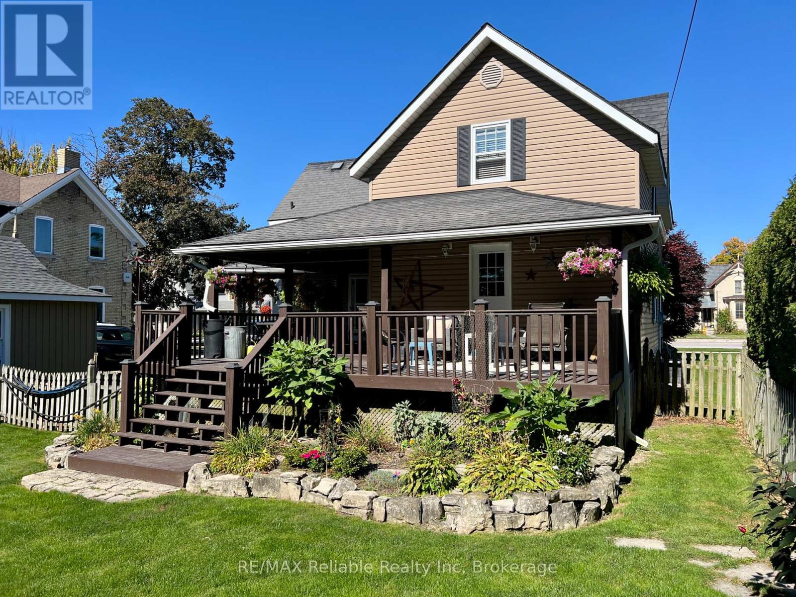 91 King Street, Bluewater (Hensall), Ontario  N0M 1X0 - Photo 10 - X12445371