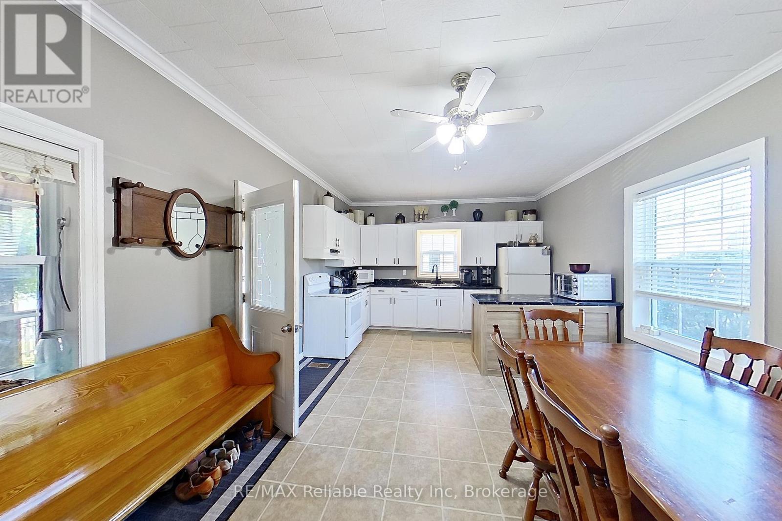91 King Street, Bluewater (Hensall), Ontario  N0M 1X0 - Photo 24 - X12445371