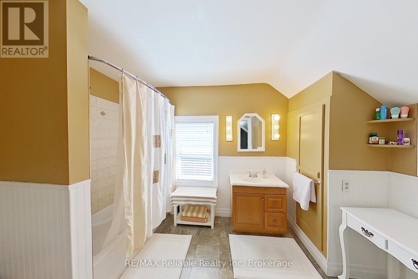 91 King Street, Bluewater (Hensall), Ontario  N0M 1X0 - Photo 41 - X12445371